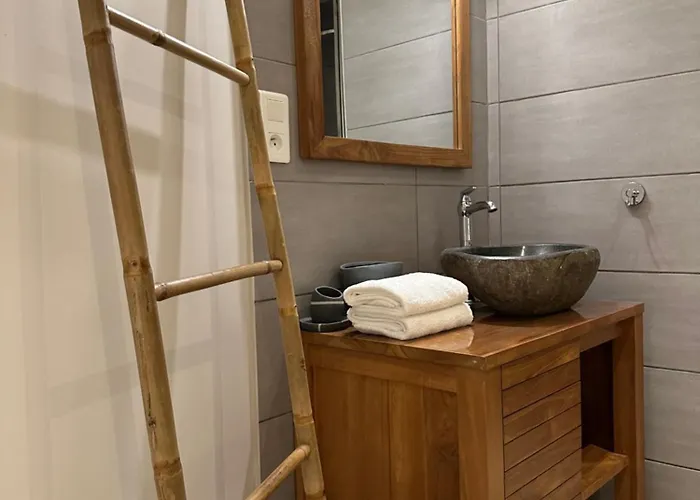 Bambou Anduze, Les Pieds Dans L'eau شقة *